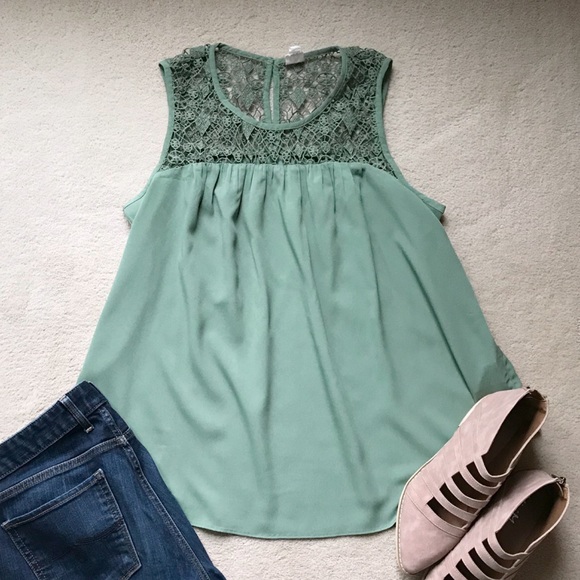 Gap Sage Green Lace Swing Top - Picture 1 of 4